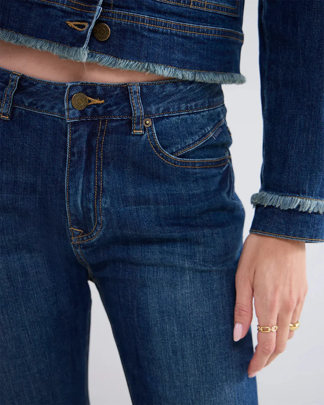 Maya Bootcut Cropped Jeans in Nightblue Denim