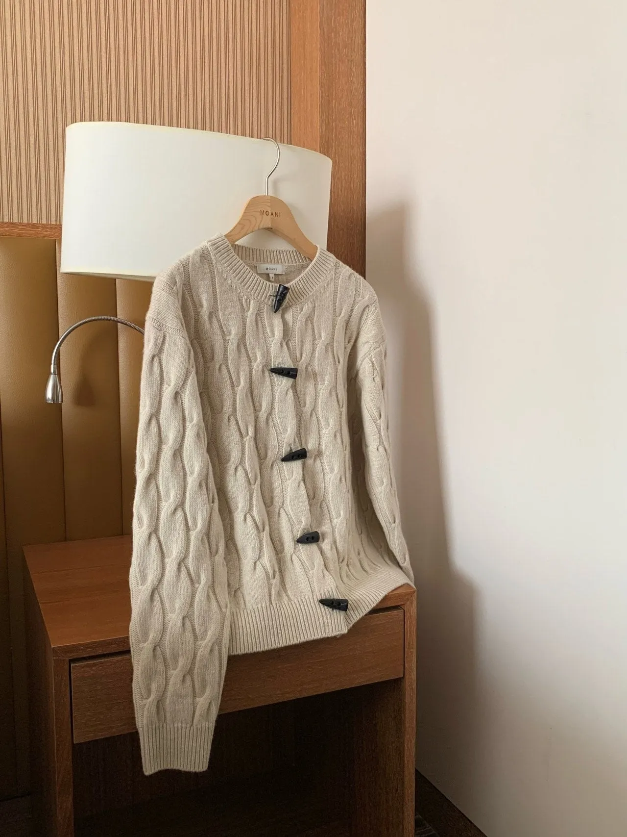 TOGGLE BUTTON CABLE KNIT CARDIGAN